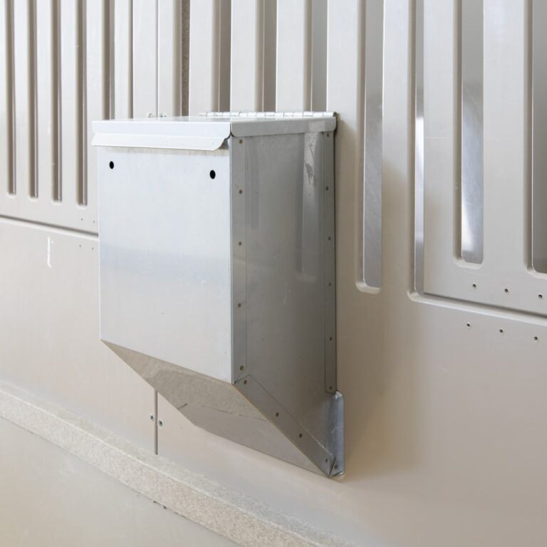 Stainless Steel Feeder w/Lid