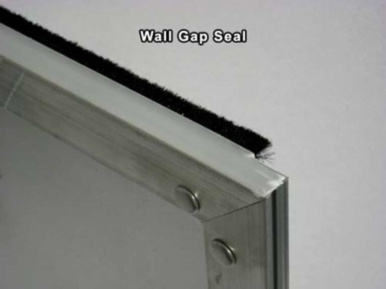 Kennel Clad™ Insulated Guillotine Door